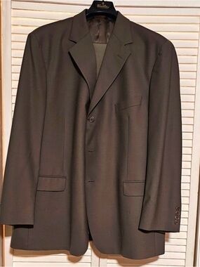 Brooks Brothers 346 Stretch Wool 3 Button Suit 48R Beige
Grey Sharkskin 42R